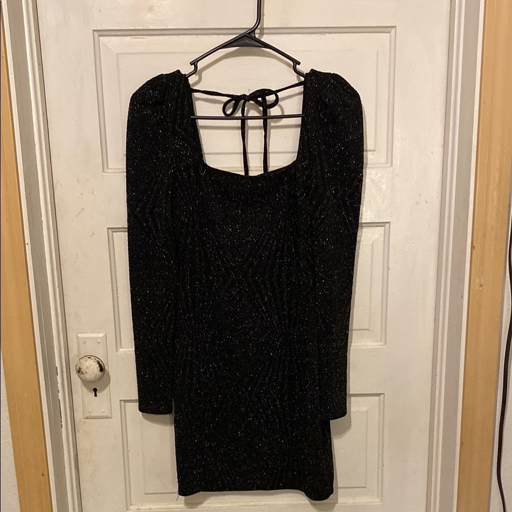 Elegant Black Dress with Puff Sleeves